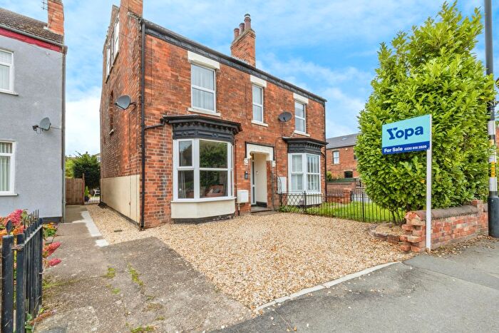 5 Bedroom Semi-detached House For Sale In Morton Terrace, Gainsborough, DN21