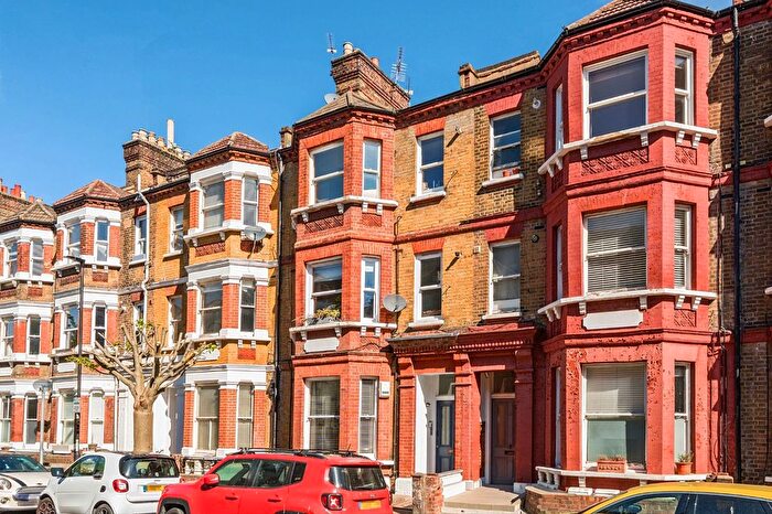 2 Bedroom Flat For Sale In Handforth Road, London, SW9