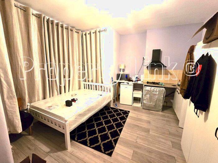 Studio To Rent In Warwick Gardens, Ilford, IG1