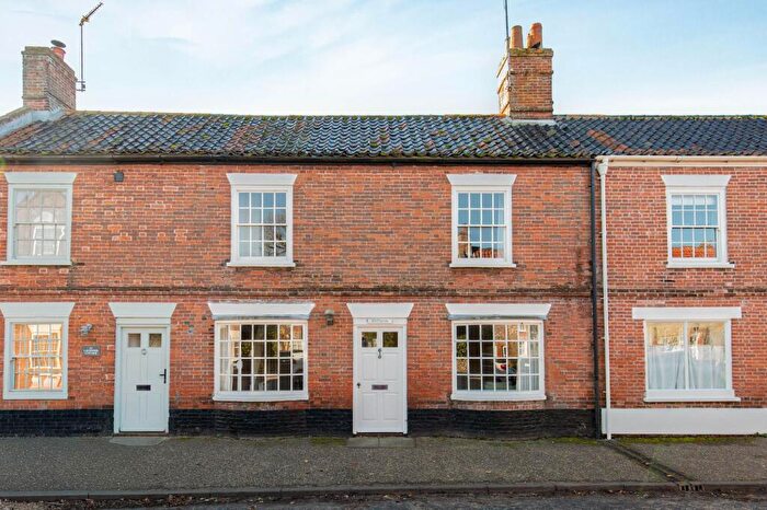 3 Bedroom Terraced House For Sale In Grade Ii Listed Cottage In Burnham Market, PE31