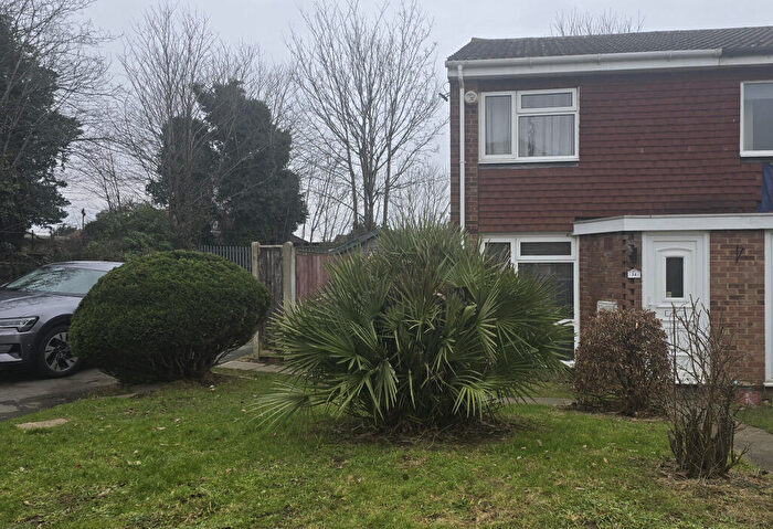 2 Bedroom End Of Terrace House To Rent In Boswell Close, Orpington, Kent, BR5