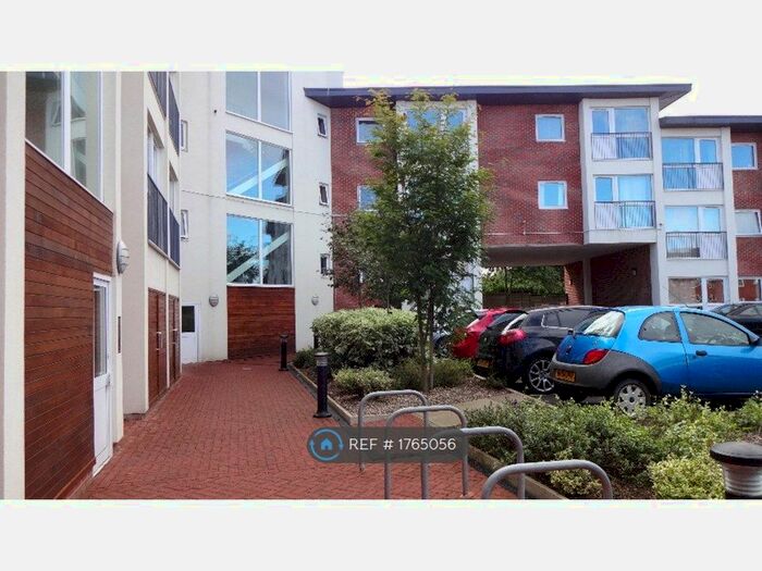 2 Bedroom Flat To Rent In Kirk Beston Close, Leeds, LS11