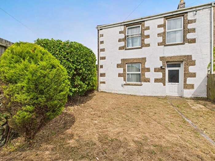 3 Bedroom Property For Sale In North Roskear Village, Camborne, TR14