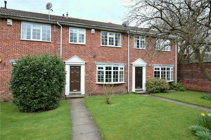 3 Bedroom Town House To Rent In North Grange Mews, Leeds, West Yorkshire, LS6