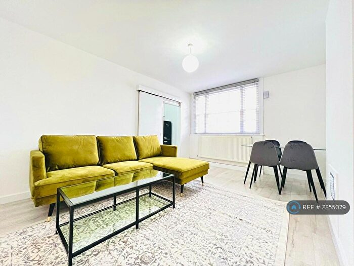 3 Bedroom Flat To Rent In Kennington Road, London, SE11