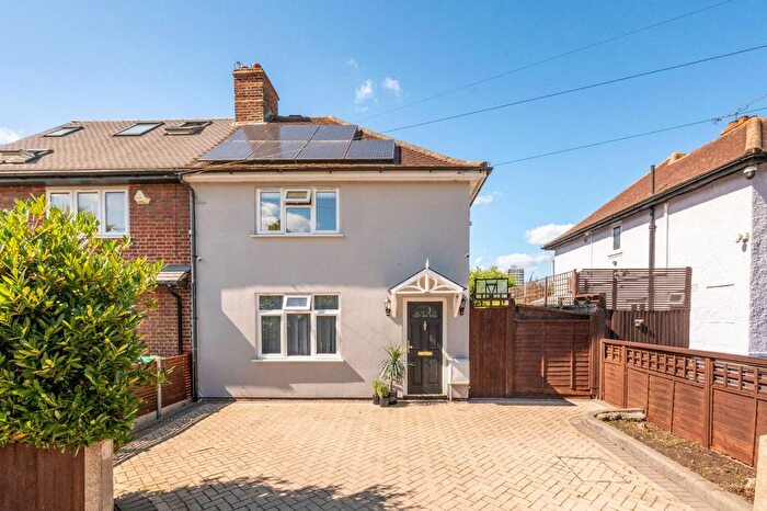 3 Bedroom Semi-detached House For Sale In Douglas Road, Kingston, Kingston Upon Thames, KT1