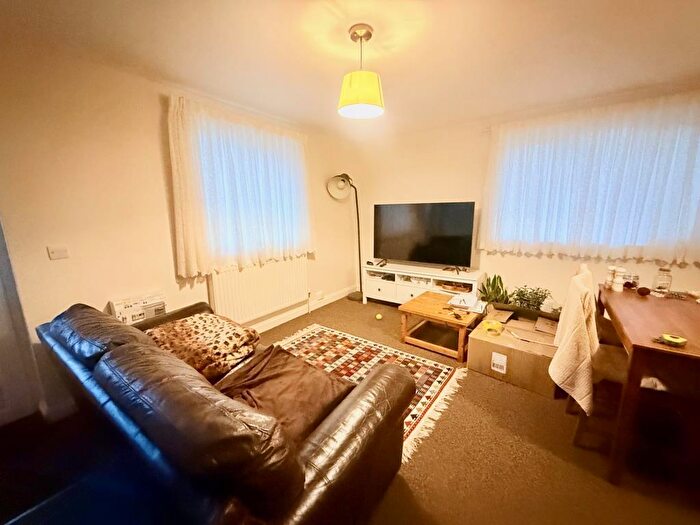 1 Bedroom Apartment To Rent In Cromwell Close, Marston, OX3