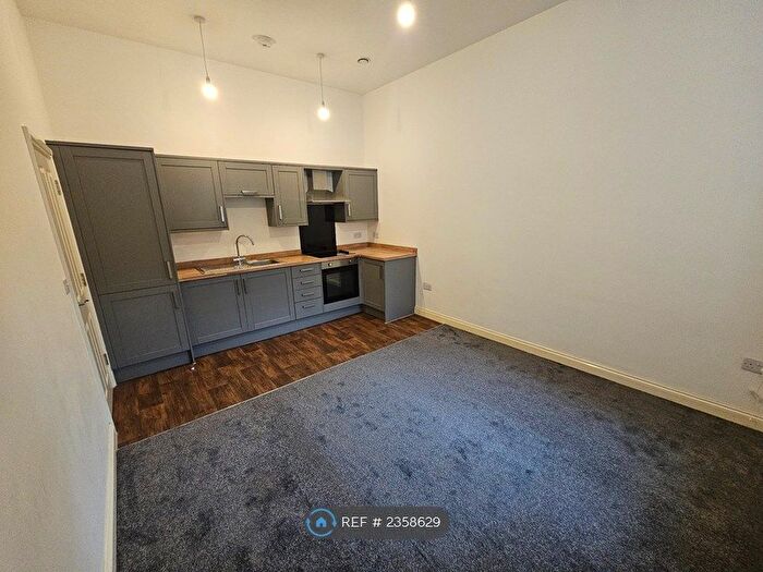 2 Bedroom Flat To Rent In Old Court House, Wakefield, WF1