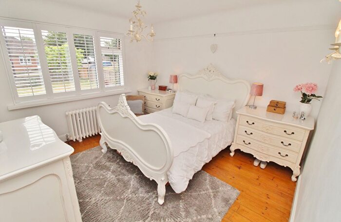 2 Bedroom Detached Bungalow For Sale In Chestnut Avenue, Bedhampton, Havant, PO9
