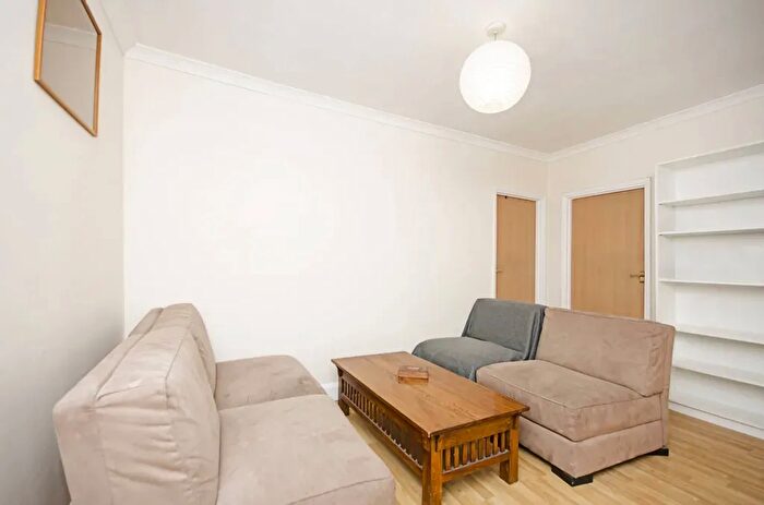 2 Bedroom Flat To Rent In The Parade, Stafford Road, Wallington, SM6