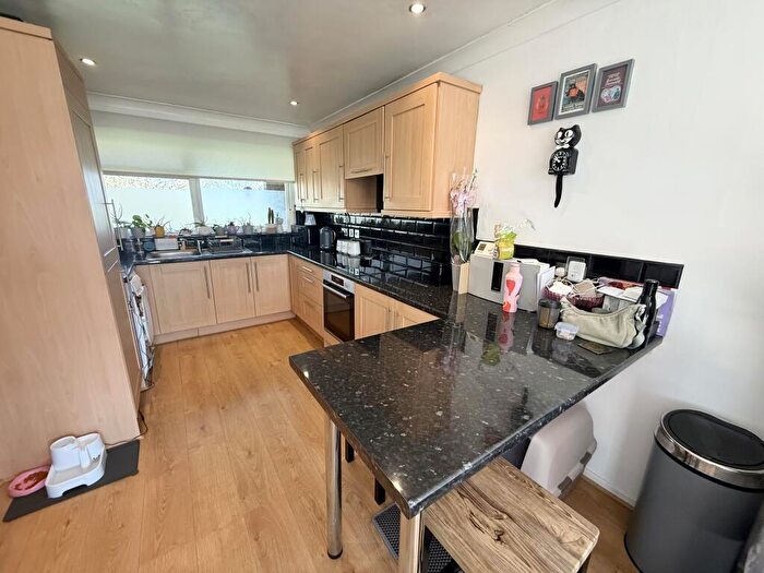 1 Bedroom Apartment To Rent In Eden Park Avenue, Beckenham, BR3