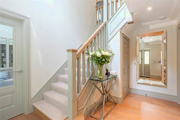 4 Bedroom Detached House For Sale In Eastwood Place, Hook, RG27