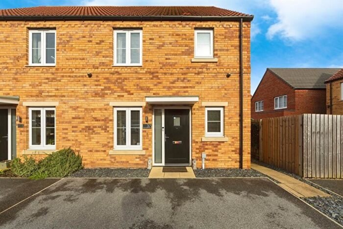 3 Bedroom Semi Detached House For Sale In Green Shank Drive, Mexborough, S64