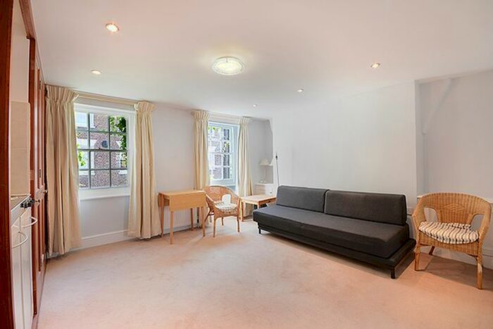 Studio To Rent In Bulstrode Street, Marylebone, W1U