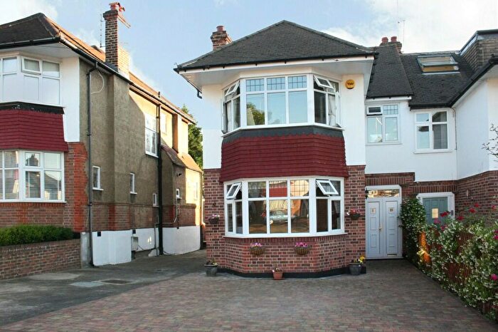 3 Bedroom Semi-Detached House To Rent In Cowper Road, Southgate, N14
