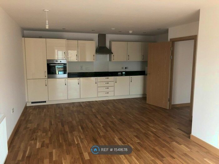 3 Bedroom Flat To Rent In William Mundy Way, Dartford, DA1