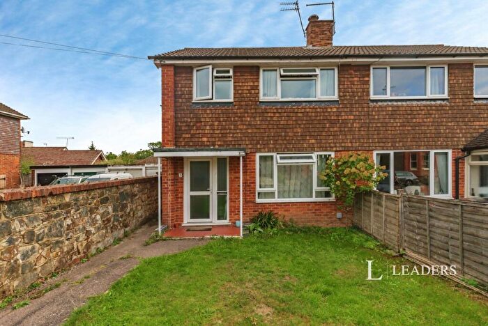 3 Bedroom Semi-Detached House To Rent In Grosvenor Road, East Grinstead, RH19