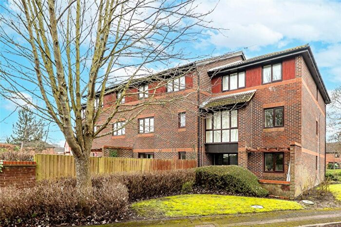 2 Bedroom Apartment For Sale In Balliol Drive, Didcot, Oxfordshire, OX11