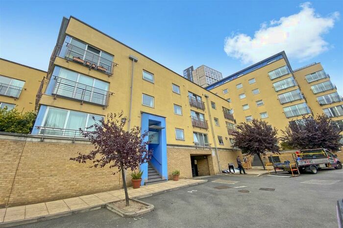 1 Bedroom Apartment To Rent In Bogart Court, Premiere Place, Docklands, E14