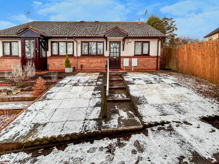 2 Bedroom Bungalow To Rent In Pearce Close, Dudley, DY1