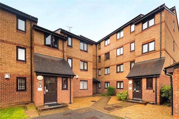 1 Bedroom Flat To Rent In Bridge Meadows, New Cross, London, SE14
