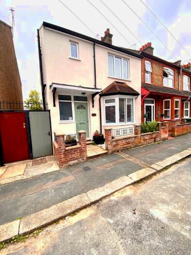 4 Bedroom House To Rent In Jubilee Road Watford, WD24