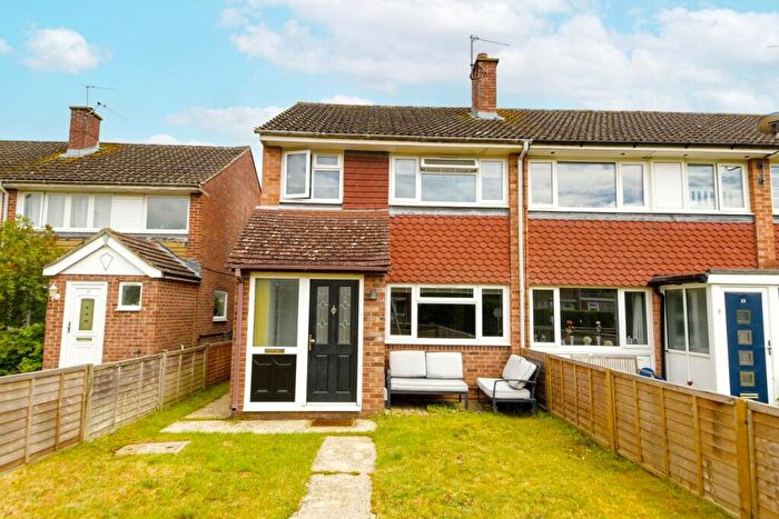 3 Bedroom End Of Terrace House For Sale In Kestrel Close, Thatcham, RG19