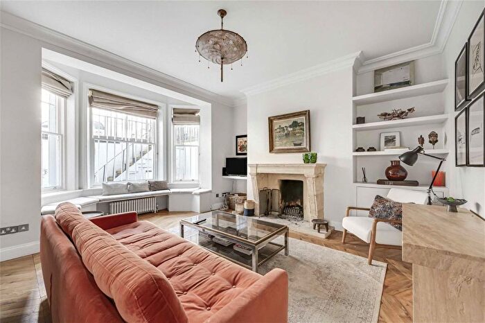 2 Bedroom Flat To Rent In Arundel Gardens, London, W11