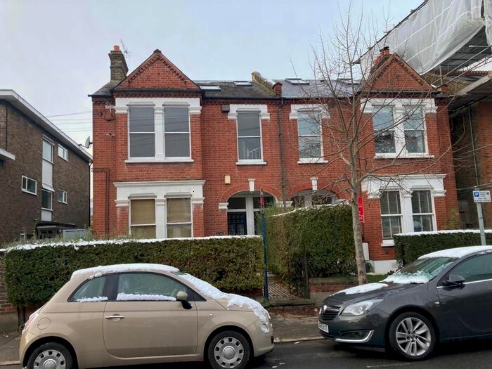 2 Bedroom Flat To Rent In Montague Road, London, SW19