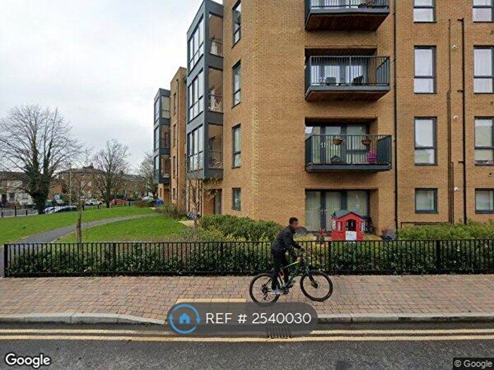 2 Bedroom Flat To Rent In Spitfire House, Uxbridge, UB10