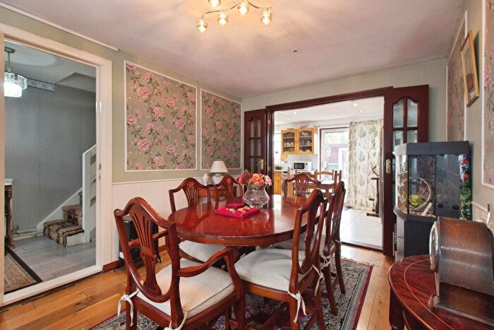 4 Bedroom Terraced House For Sale In Howden Close, London, SE28