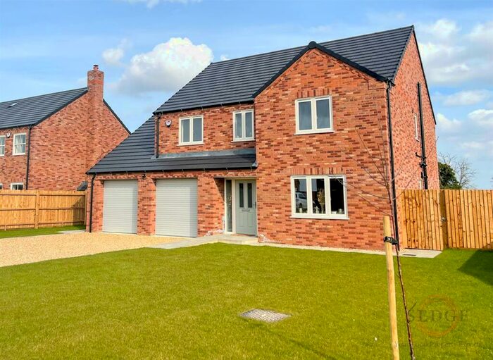 4 Bedroom Detached House For Sale In Wortham Close, Moulton, Spalding, PE12