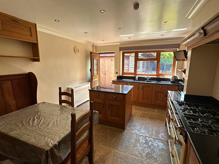 2 Bedroom Bungalow For Sale In Kings Acre Road, Hereford, HR4