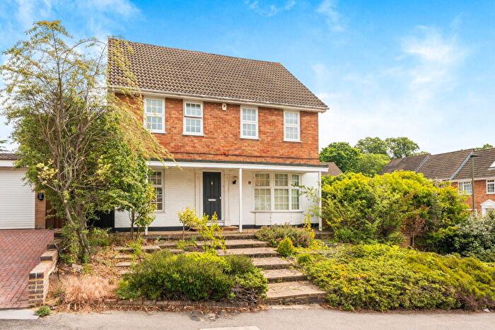 4 Bedroom Detached House For Sale In Heatherbank, Chislehurst, BR7