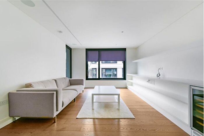 1 Bedroom Flat To Rent In Rathbone Place, Fitzrovia, London, W1T