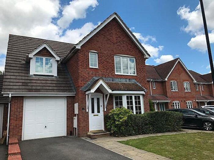 3 Bedroom Detached House To Rent In Highpath Way, RG24