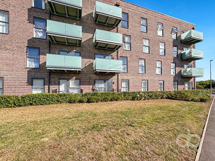 2 Bedroom Flat For Sale In Colliford Road, West Thurrock, Grays, RM20