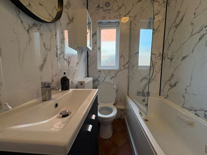 1 Bedroom Flat To Rent In Ashburnham Road, Northampton, NN1