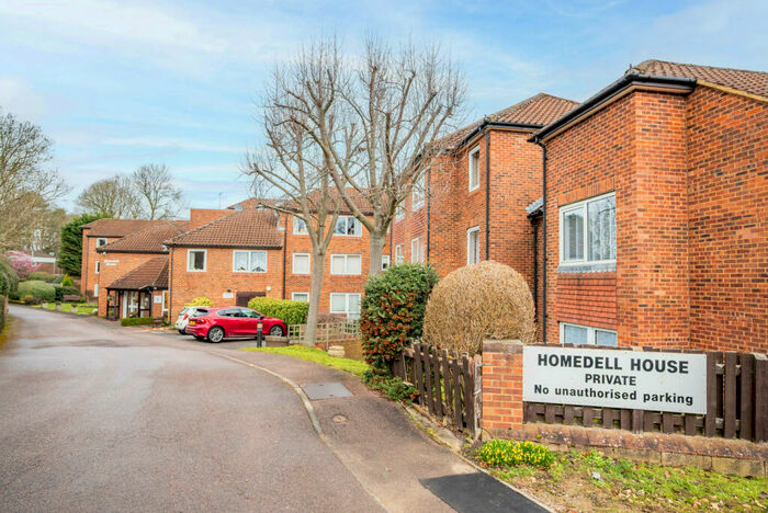 1 Bedroom Apartment For Sale In Homedell House, Roundwood Lane, Harpenden, Hertfordshire, AL5