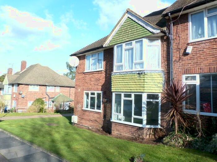 2 Bedroom Maisonette To Rent In Sterling Avenue, Edgware, HA8