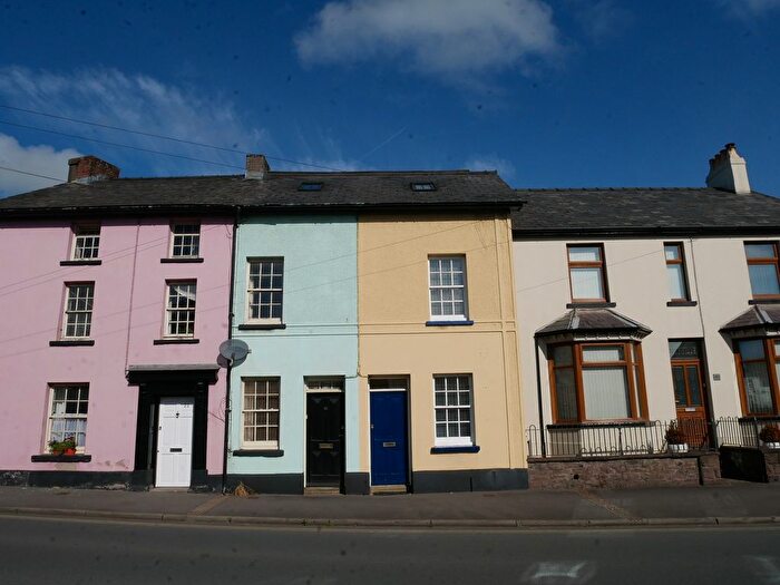 3 Bedroom Terraced House To Rent In Llanfaes, Brecon, Powys., LD3