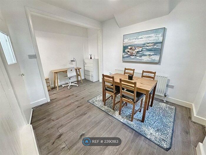 3 Bedroom End Of Terrace House To Rent In White Road, London, E15