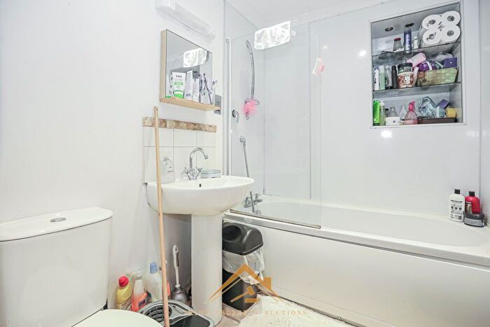 2 Bedroom Flat For Sale In , Portland Street, Second Floor Left, Aberdeen, AB11