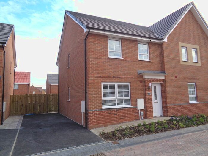 3 Bedroom Semi-Detached House To Rent In Petfield Drive, Anlaby, Hull HU10