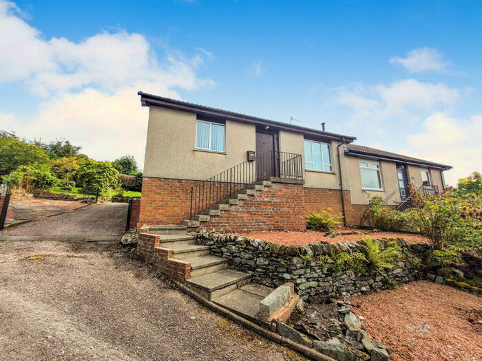 3 Bedroom Semi-Detached House For Sale In Dun Mor Avenue, Lochgilphead, Argyll, PA32