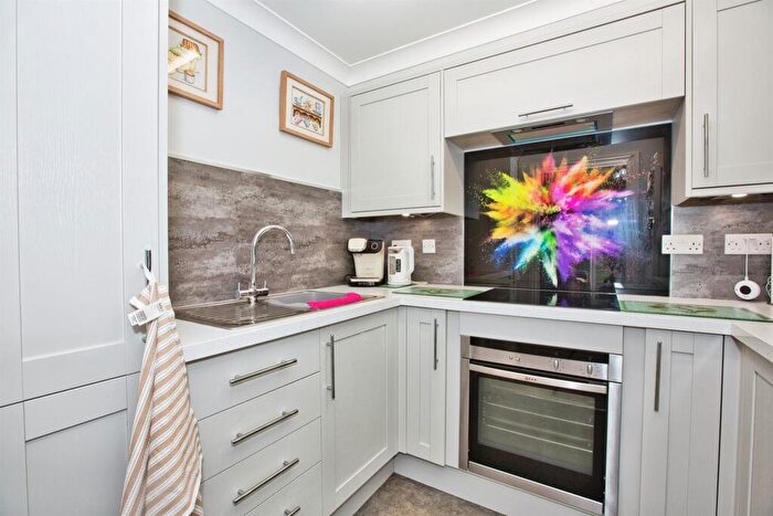 2 Bedroom Apartment For Sale In South Street, Yeovil, BA20