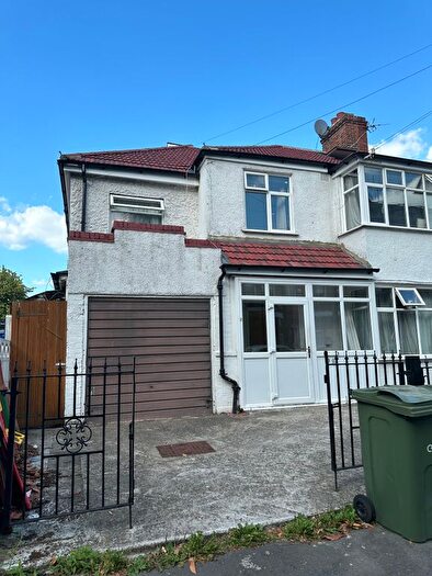 3 Bedroom Flat To Rent In Endymion Road, Brixton, SW2