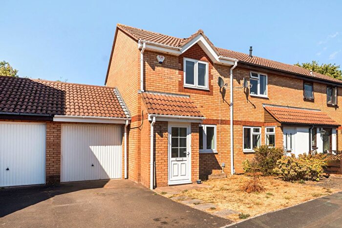 2 Bedroom End Terrace House For Sale In Redlake Drive, Taunton, TA1
