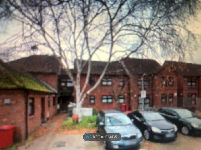 1 Bedroom Flat To Rent In Oban Court, Slough, SL1