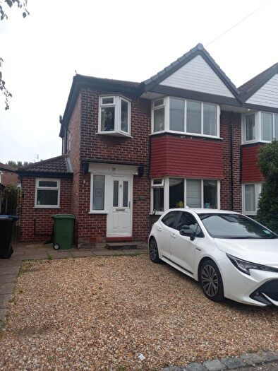 3 Bedroom Semi-Detached House For Sale In Lynn Avenue, Sale, Greater Manchester, M33